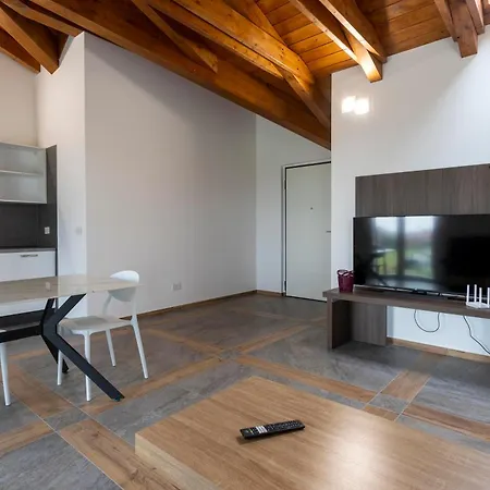 Romana Luxury - Self Check-in Wi-fi Apartment Oleggio
